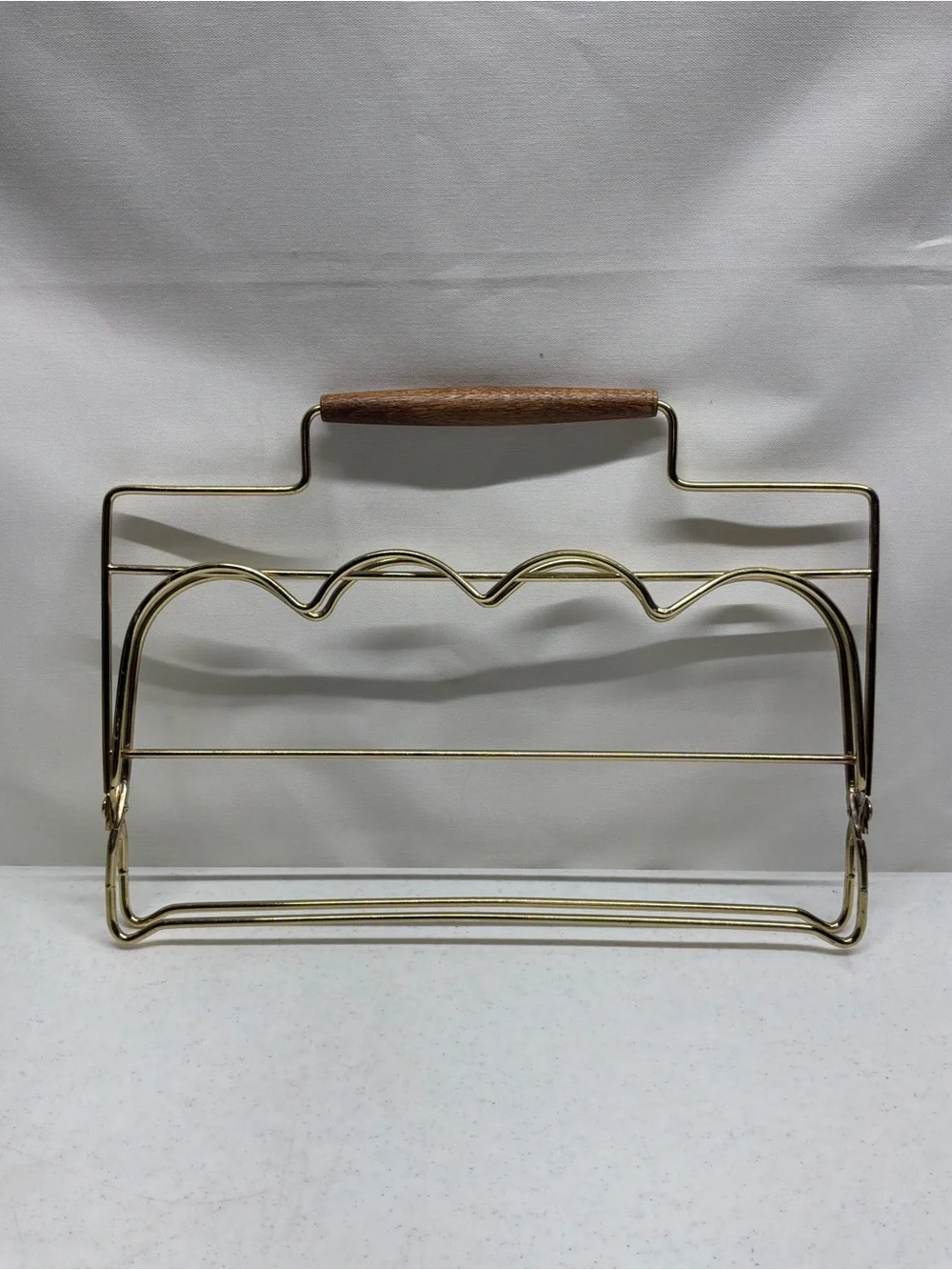 Vintage Mid-century Modern Gold Metal  8 Glass Holder Caddy Wooden Handle